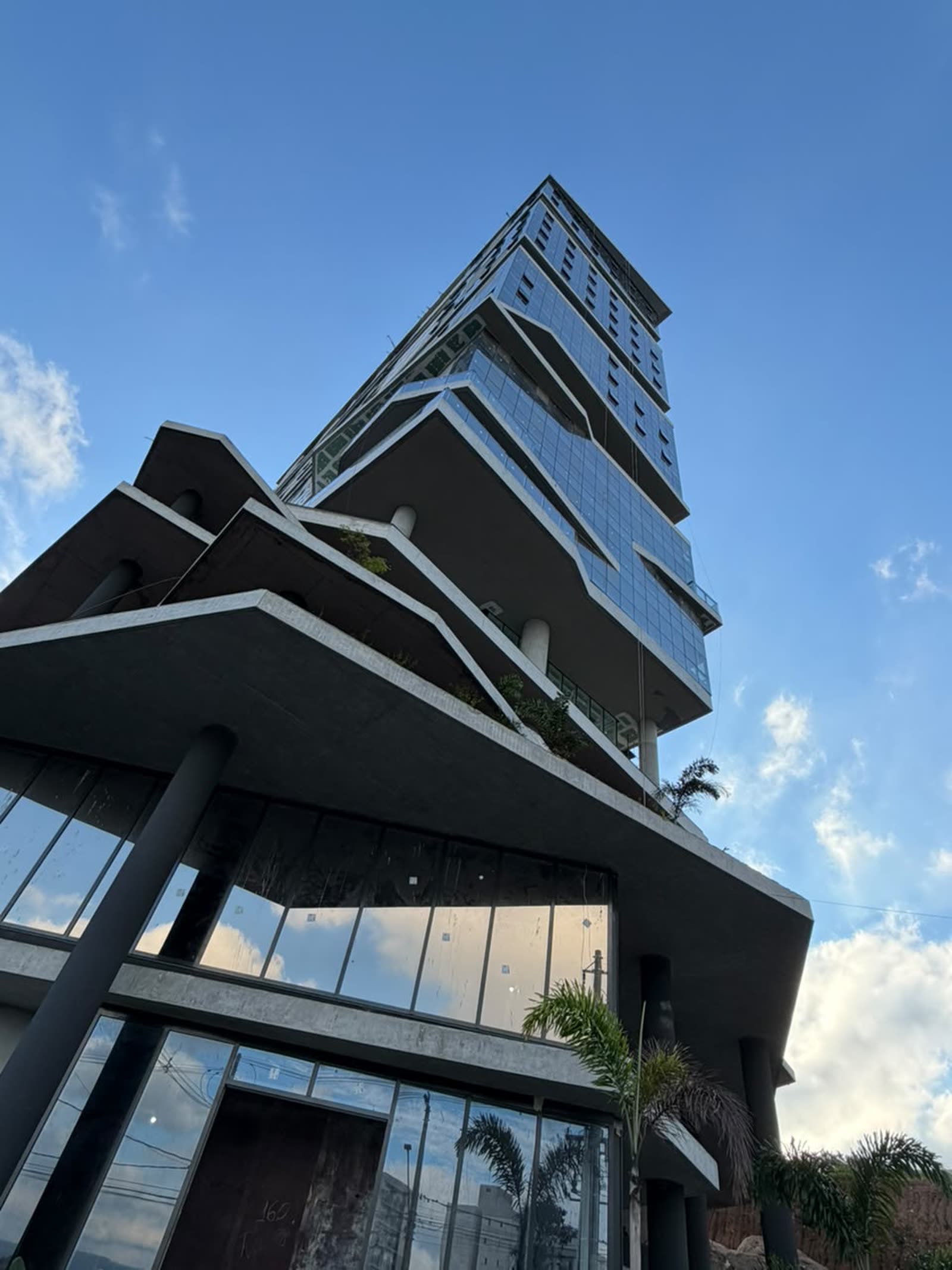 JK Office Sorocaba — fachada vertical